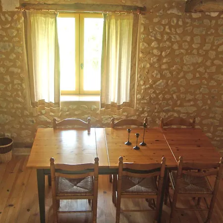 Manoir De Longeveau *