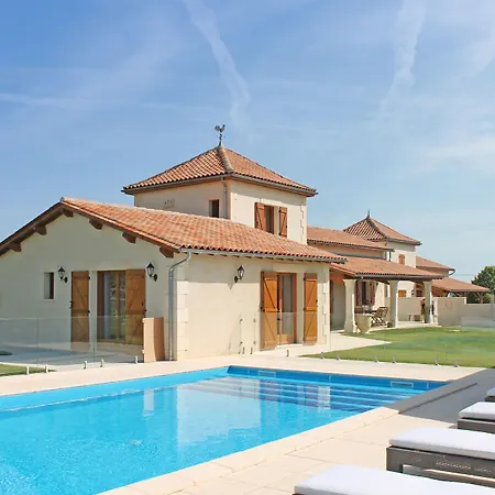 Holiday home Manoir De Longeveau Pillac